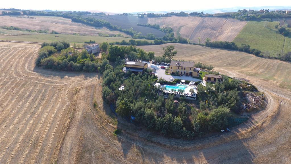 Agriturismo Tenuta Belvedere Villa Belvedere Ostrense ภายนอก รูปภาพ