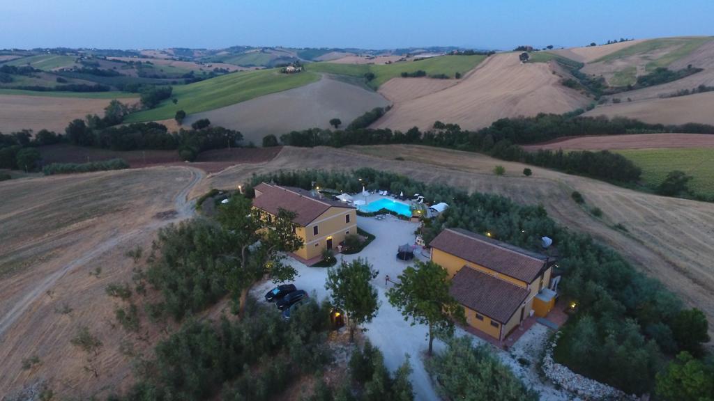 Agriturismo Tenuta Belvedere Villa Belvedere Ostrense ภายนอก รูปภาพ